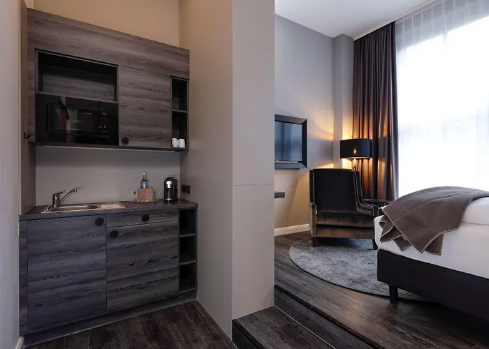 מלון Airporthotel Berlin-adlershof 3*