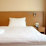 מלון Airporthotel Berlin-adlershof
