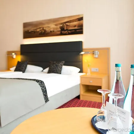 מלון Airporthotel Berlin-adlershof ברלין
